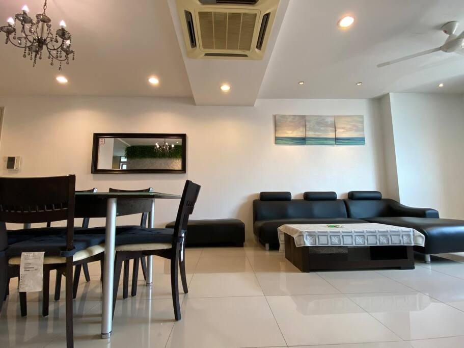 Spacious 3R,2R,Studio 5Min Walk To Time Square,Lalaport, Pool,Gym,Wifi Apartment Kuala Lumpur Bagian luar foto
