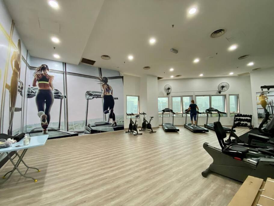 Spacious 3R,2R,Studio 5Min Walk To Time Square,Lalaport, Pool,Gym,Wifi Apartment Kuala Lumpur Bagian luar foto