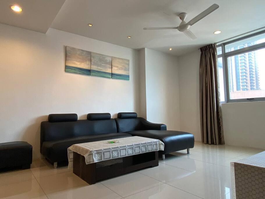 Spacious 3R,2R,Studio 5Min Walk To Time Square,Lalaport, Pool,Gym,Wifi Apartment Kuala Lumpur Bagian luar foto