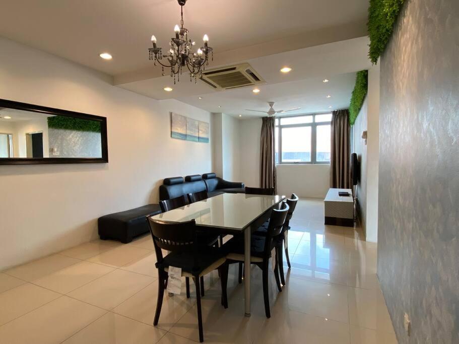 Spacious 3R,2R,Studio 5Min Walk To Time Square,Lalaport, Pool,Gym,Wifi Apartment Kuala Lumpur Bagian luar foto