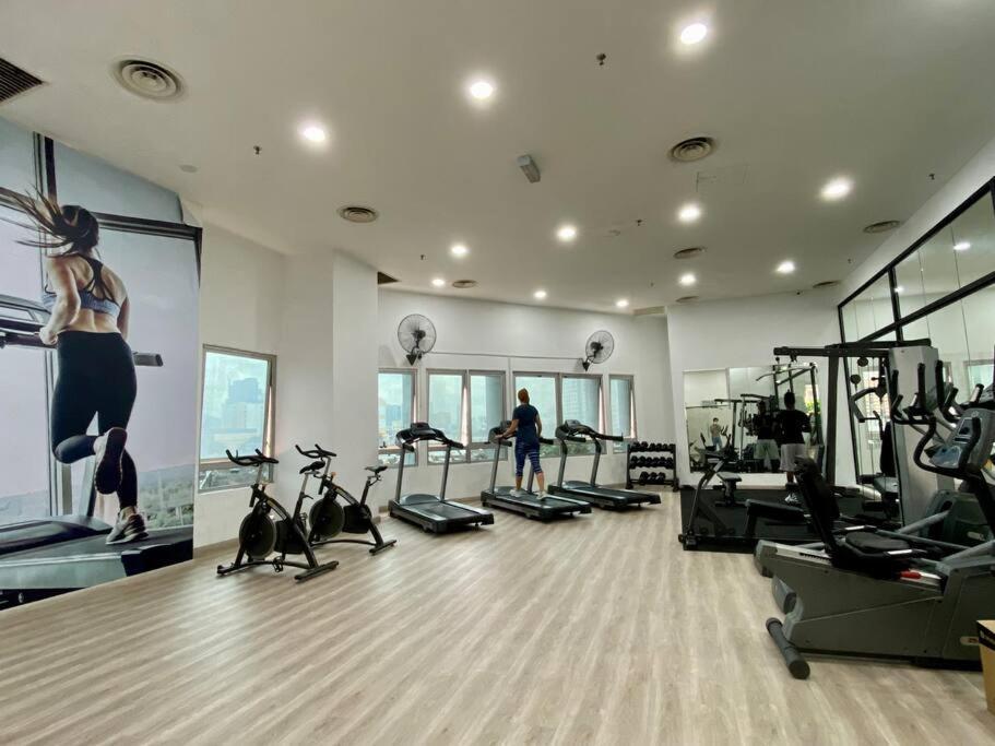 Spacious 3R,2R,Studio 5Min Walk To Time Square,Lalaport, Pool,Gym,Wifi Apartment Kuala Lumpur Bagian luar foto
