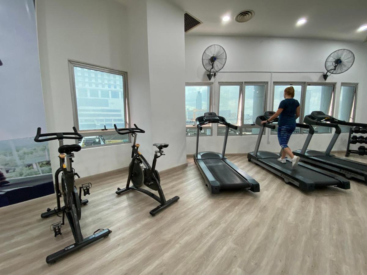 Spacious 3R,2R,Studio 5Min Walk To Time Square,Lalaport, Pool,Gym,Wifi Apartment Kuala Lumpur Bagian luar foto