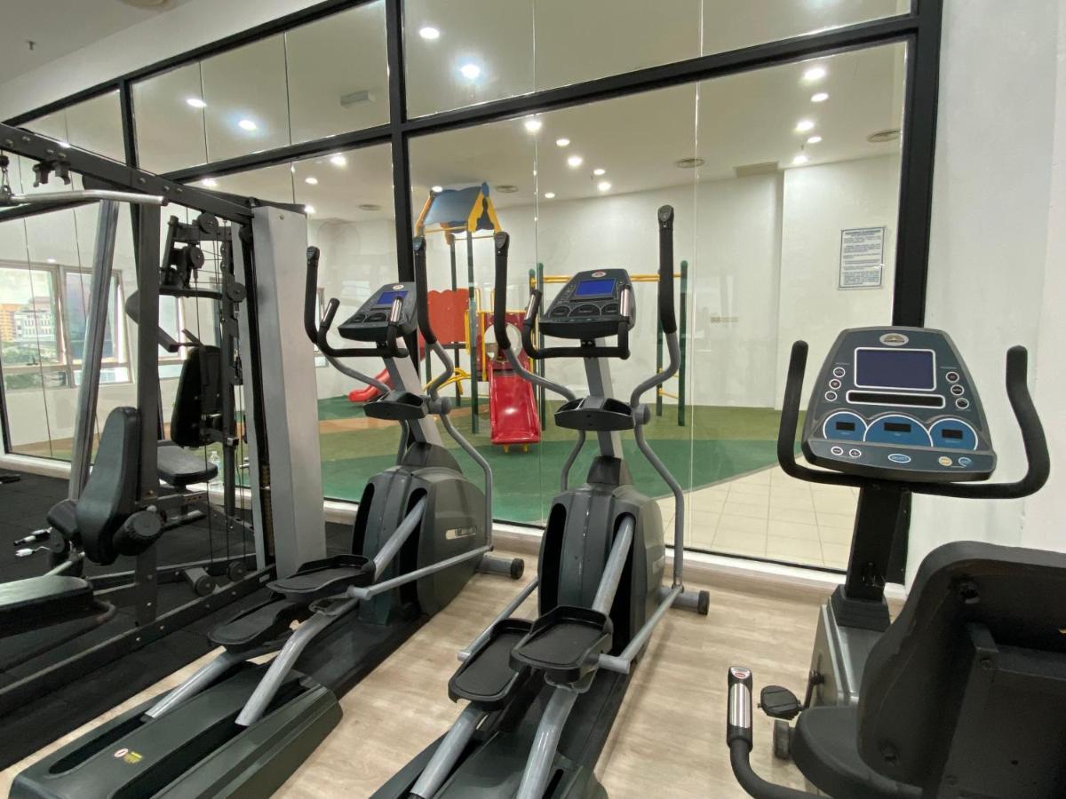 Spacious 3R,2R,Studio 5Min Walk To Time Square,Lalaport, Pool,Gym,Wifi Apartment Kuala Lumpur Bagian luar foto